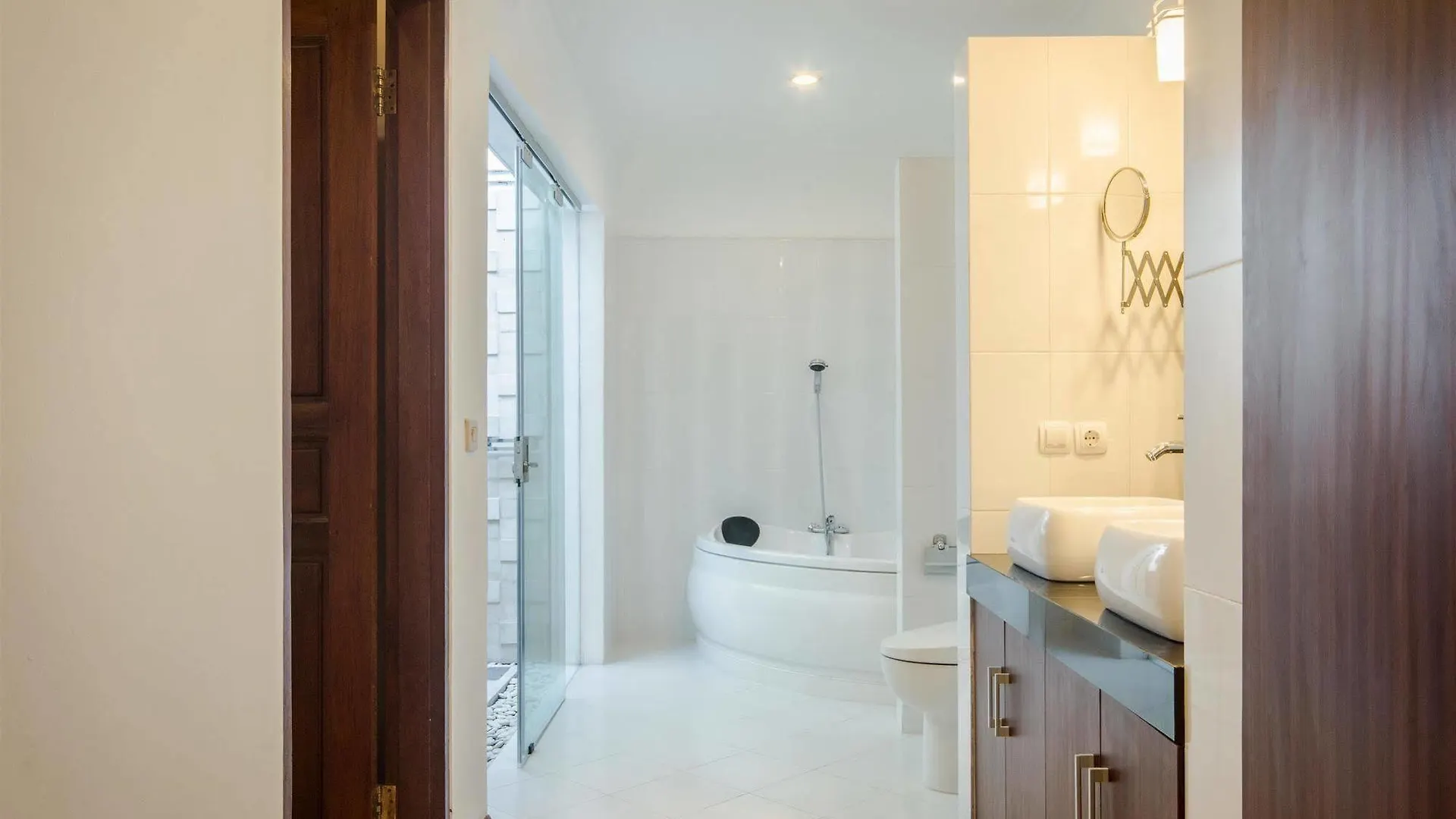 Villa Krisna Seminyak 0*,  Endonezya